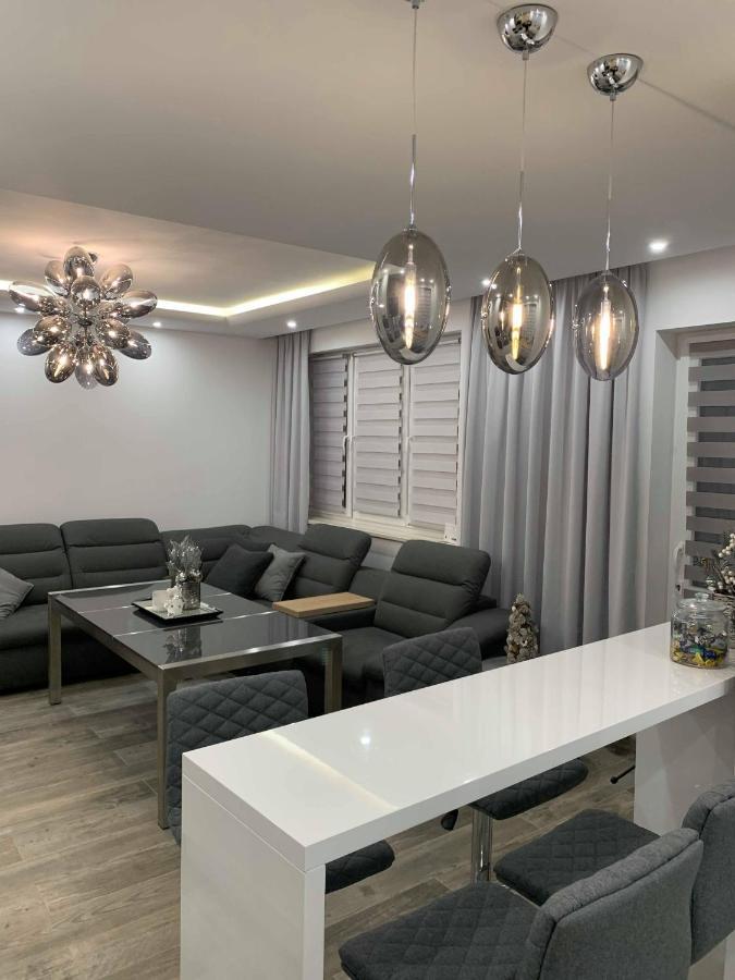 Prestige Line Apartament Lejlighed Legnica Eksteriør billede